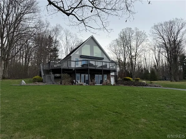 190 Lakeside Dr #A, Bemus Point, NY 14712