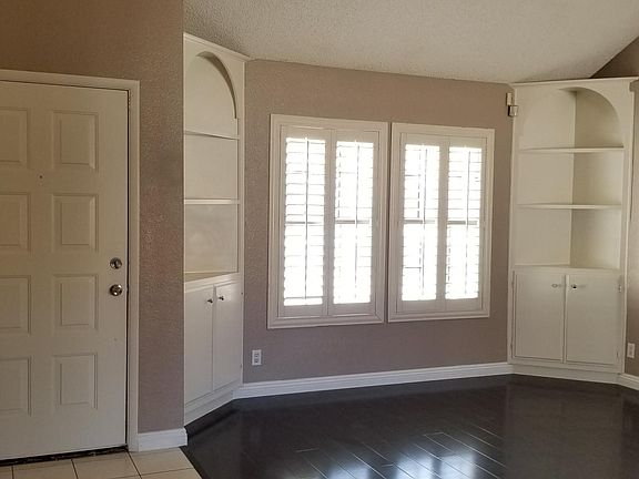 3rd image of 7438 Parnell Ave
