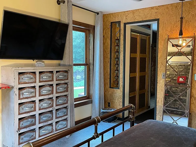 Brickhouse Suite Carpeted Suite with Full Length Mirror