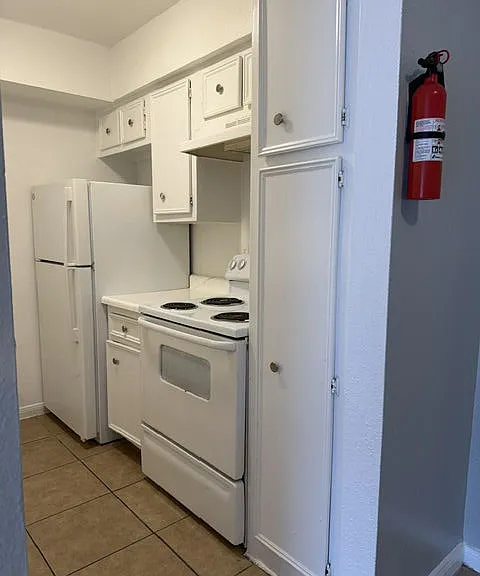 3737 Hillcroft Apartments — Photo 45