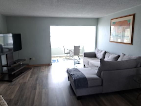 5th image of 35 44th Ave APT 4