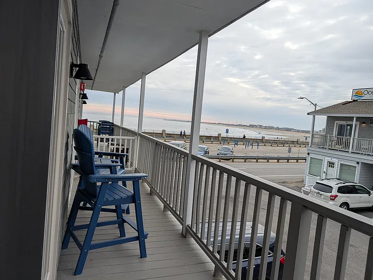 Ocean Blvd — Photo 26