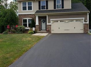 4323 Cross Creek Dr, Liverpool, NY 13090