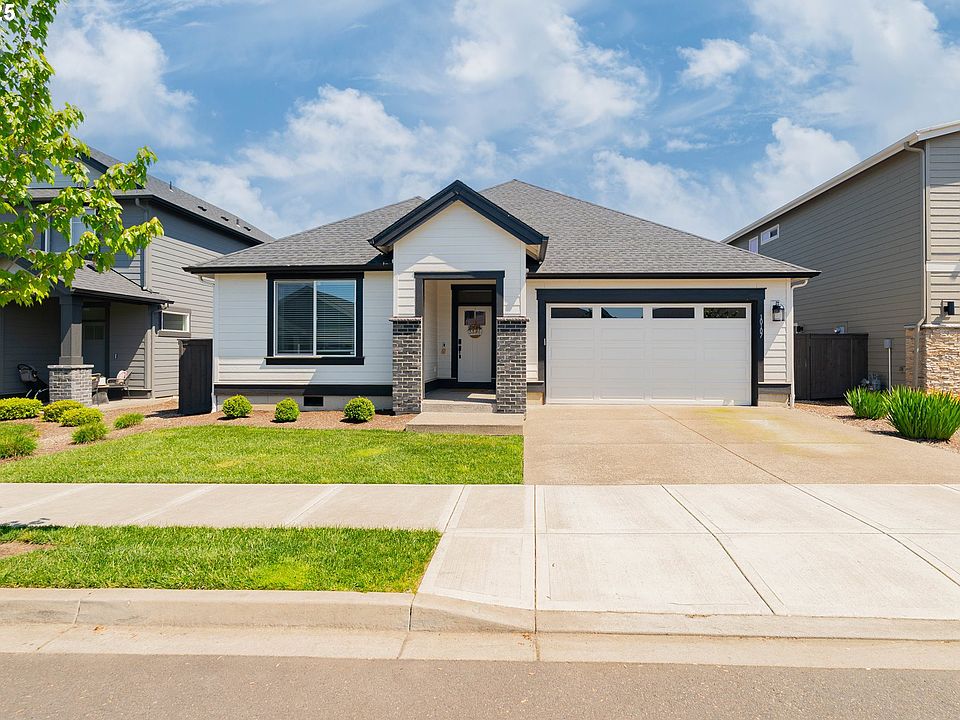 1st image of 10107 NE 136th Ave