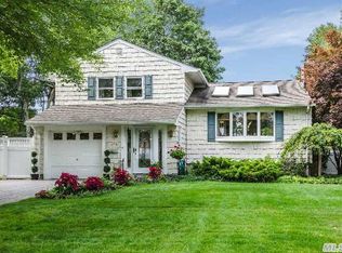 256 Marilynn St, East Islip, NY 11730