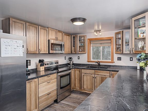 3rd image of 1770 Gilmore Trl
