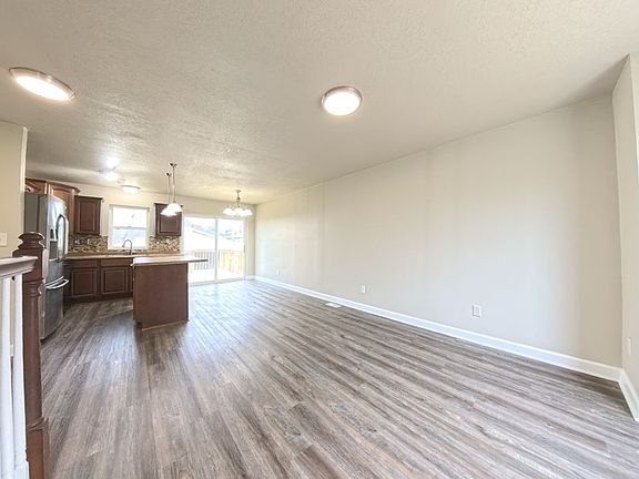 5th image of 4874 NE 39th Ave