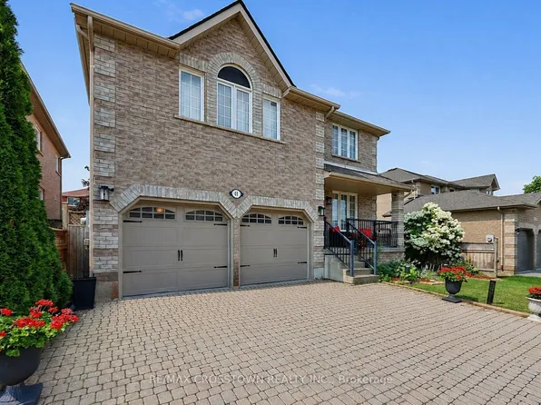 41 Russell Hill Dr, Barrie, ON L4N 0C2