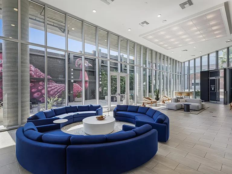 Fusion Hollywood - Lobby