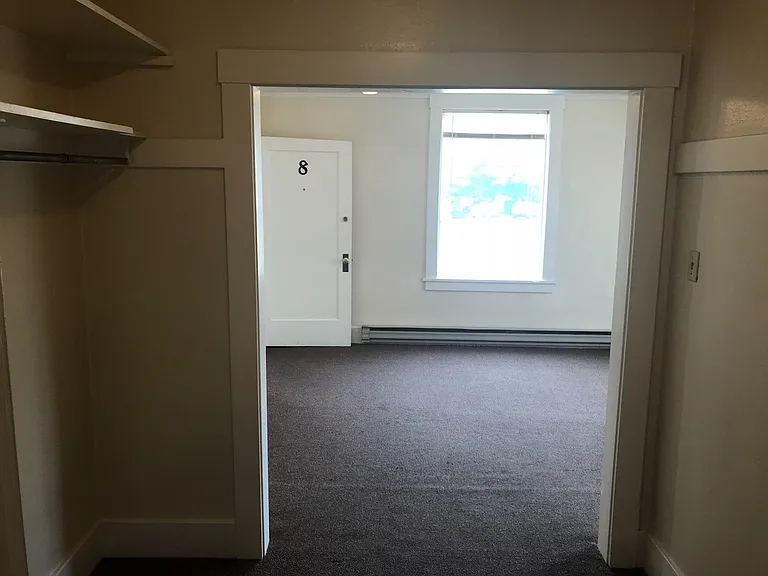 415 Walnut Ave #8 — Photo 5