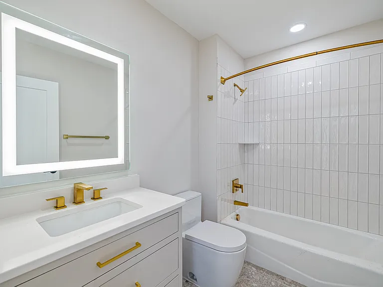 225 Plus Fees #3215 — Photo 18