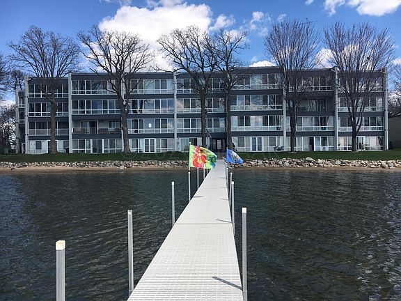 4th image of 315 Park Lake Blvd APT 105