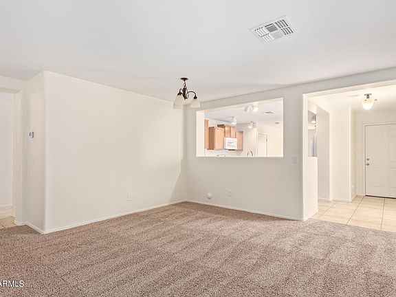 3rd image of 1001 W LINDBERGH Avenue
