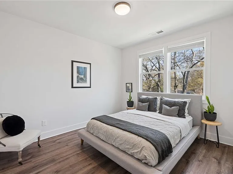 1350 May Ave SE #9 — Photo 26