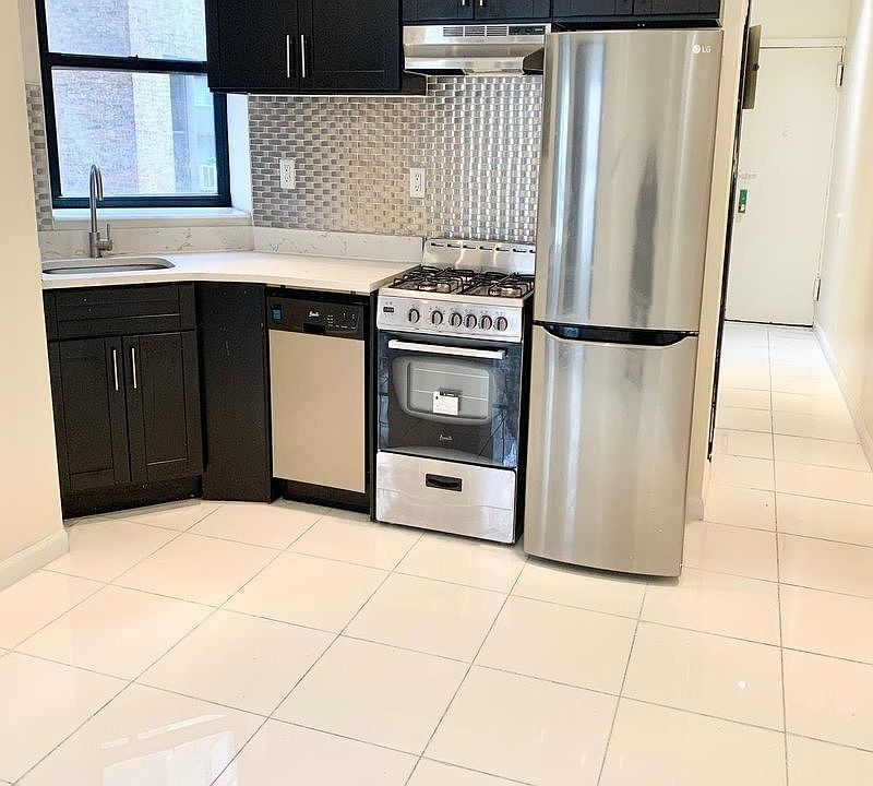 1st image of 204 W 109th St APT 2B