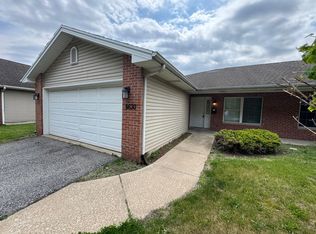 5630 Pointe Dr, Hammond, IN 46320