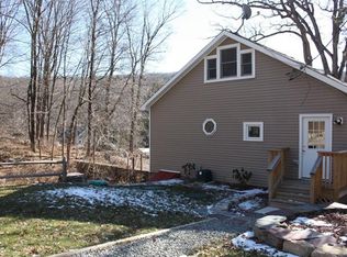 10 Cayuga Rd, Putnam Valley, NY 10579