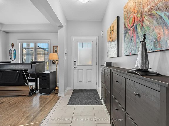 4th image of 4 Riley Ave