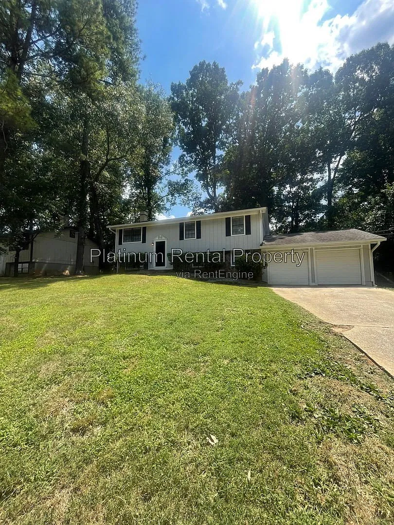 4 bed, 2.0 bath, 1540 sqft, $2,100 — Photo 2