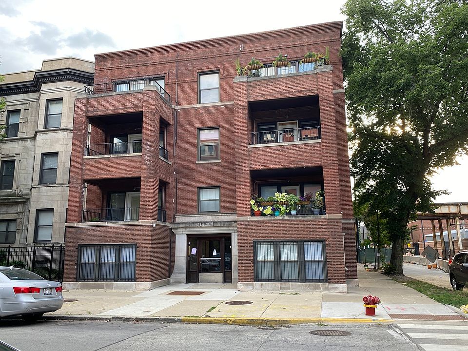 1st image of 1047 W Montrose Ave #1