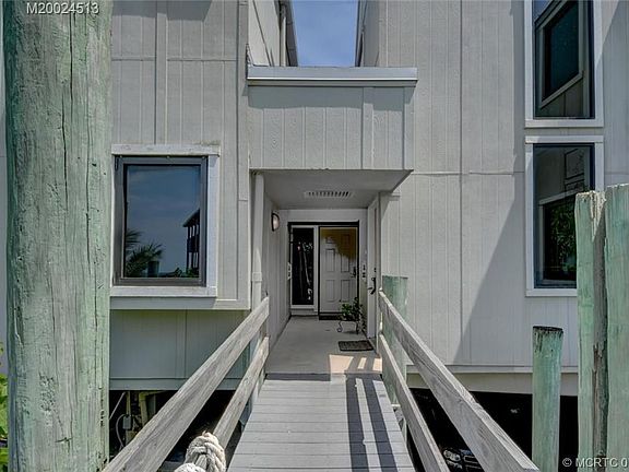 5th image of 2051 NE Ocean Blvd APT A25