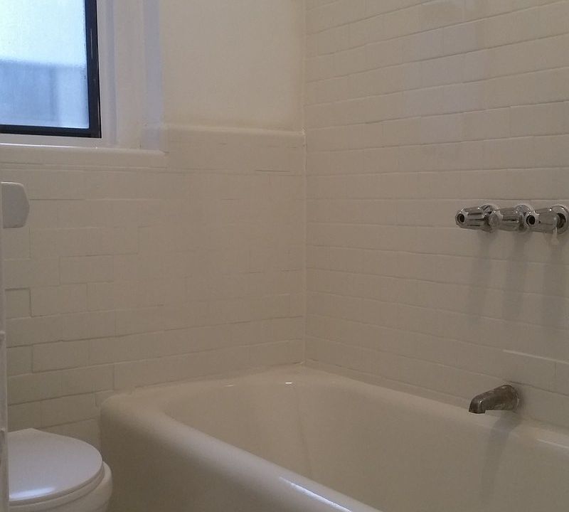 2nd image of 4002 Carpenter Ave APT 4E