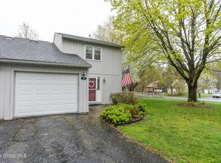 10B Woodbine Dr, Clifton Park, NY 12065