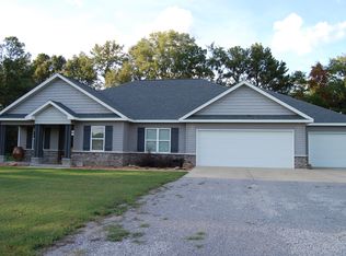 1105 Phillips Hill Rd, Columbus, MS 39702