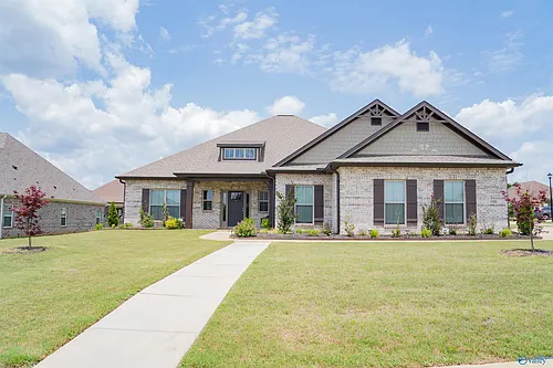 100 Bartram Way Photo 1