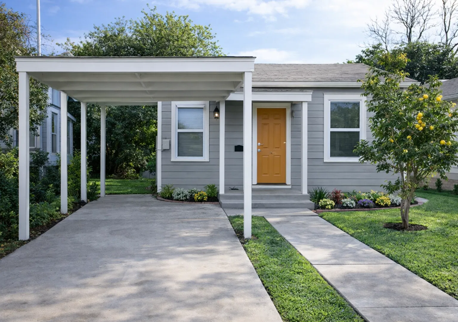 Beautifully Updated 3-Bedroom Home Near Downtown — Photo 1