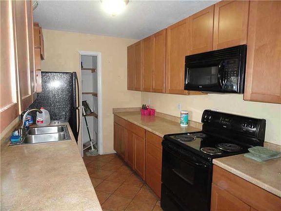 3rd image of 856 Mystic Ave