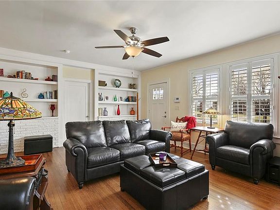 3rd image of 622 N Rosemont Ave