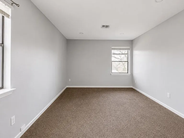 24 Milford Ln — Photo 10
