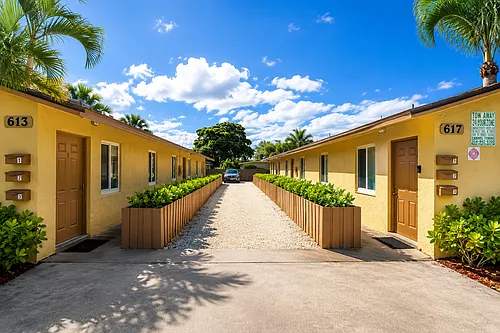 Pompano Gardens Photo 1