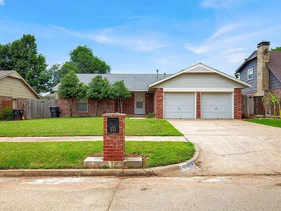 2nd image of 513 S Silver Leaf Dr