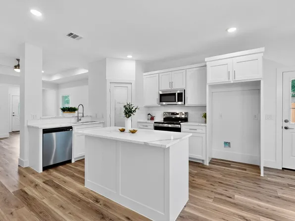 103 S Alma Ave, Kerens, TX 75144