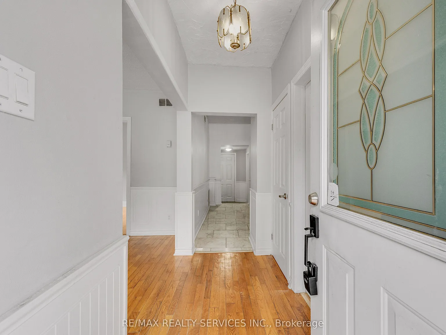 3 bed, $2,200 — Photo 3