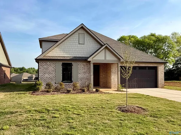 21773 Hemlock Dr, Athens, AL 35613