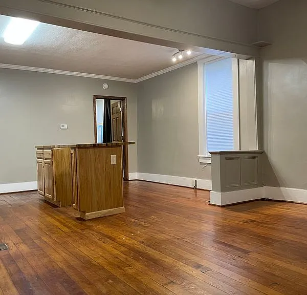 838 S Oak St — Photo 12