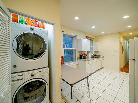 3rd image of 81 Gibbs St #2A