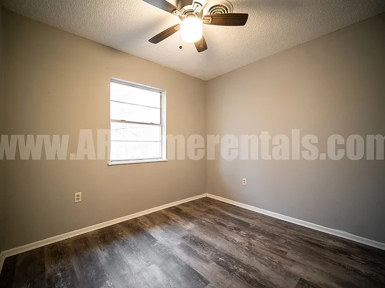916 Desoto Pl — Photo 7