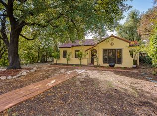 2210 E Woodlyn Rd, Pasadena, CA 91104