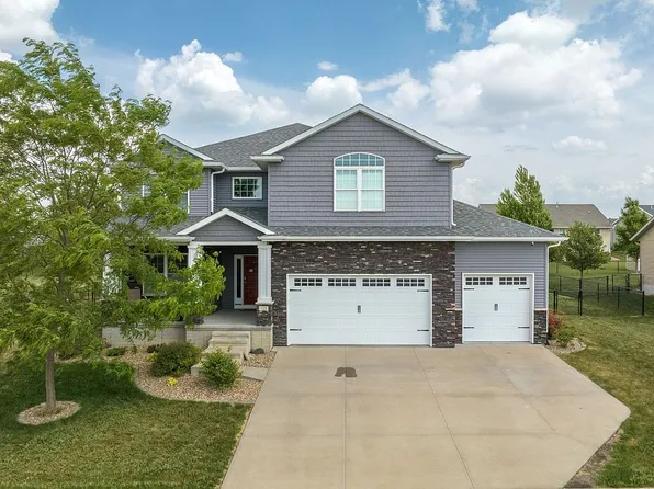 316 Sunflower Dr, Fairfax, IA 52228