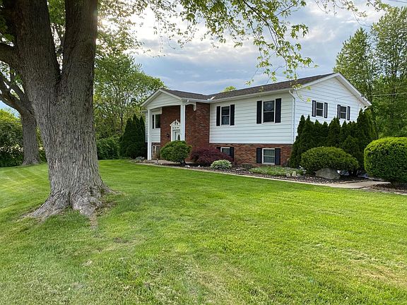 3rd image of 8816 Bluebird Dr