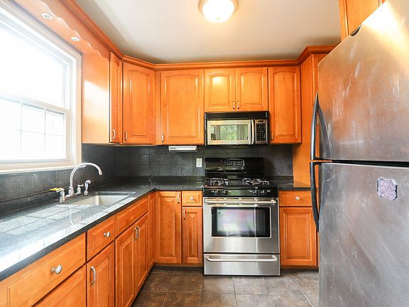 3rd image of 3130 Spencer Dr #2
