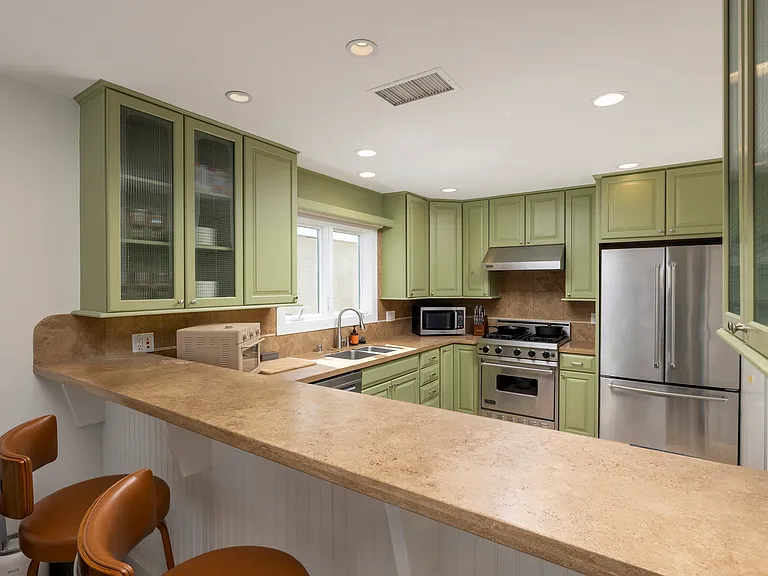 203 8th St #1/2 — Photo 12