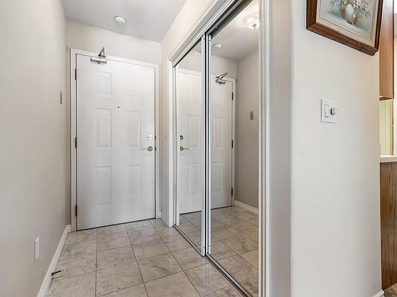 4th image of 8985 Mary St #312