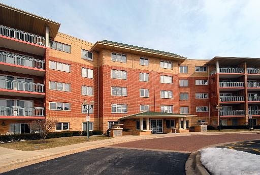 1st image of 730 Creekside Dr Unit 106
