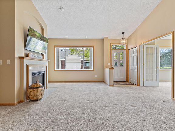 5th image of 12029 Vermillion St NE Unit A