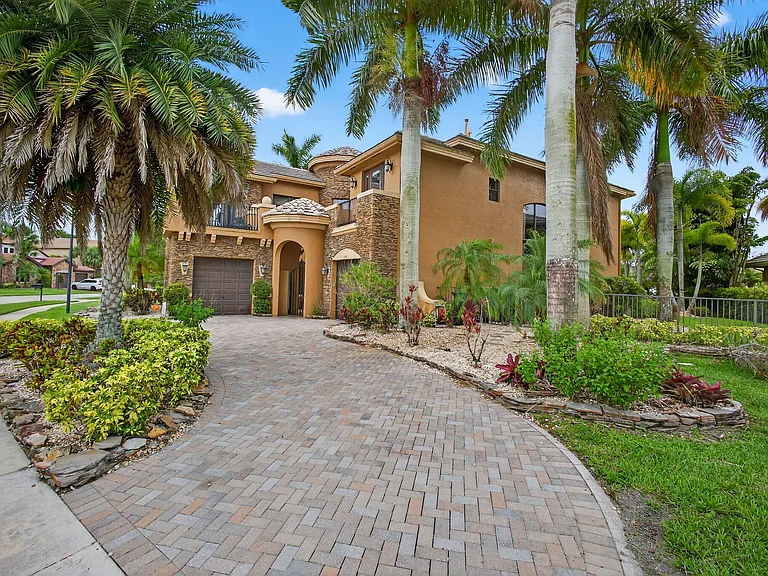 3501 Collonade Dr — Photo 39